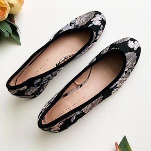ZARA TRAFALUC Size 38 EU Black and Grey Floral Fabric Low Block Heel Pumps